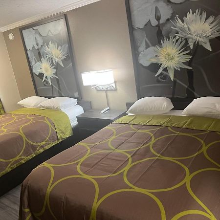 Super 8 by Wyndham Picayune Bagian luar foto