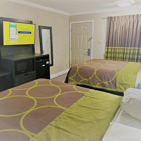 Super 8 by Wyndham Picayune Bagian luar foto