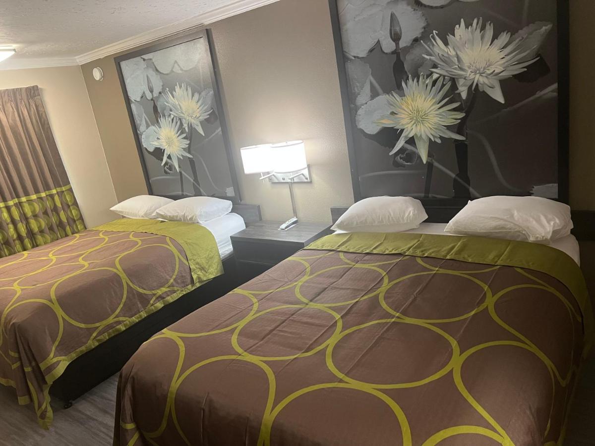 Super 8 by Wyndham Picayune Bagian luar foto