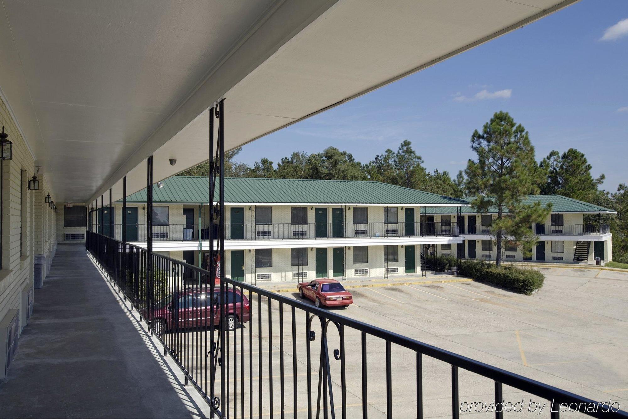 Super 8 by Wyndham Picayune Bagian luar foto